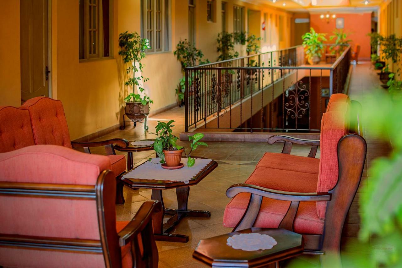 Hotel Monserrat Cochabamba Exterior foto